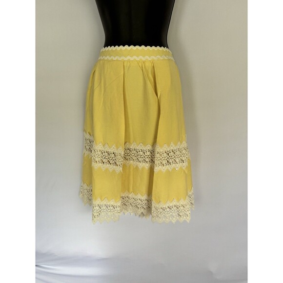 NWT English Factory Yellow Lace Women’s Skirt Size Medium - Picture 1 of 6